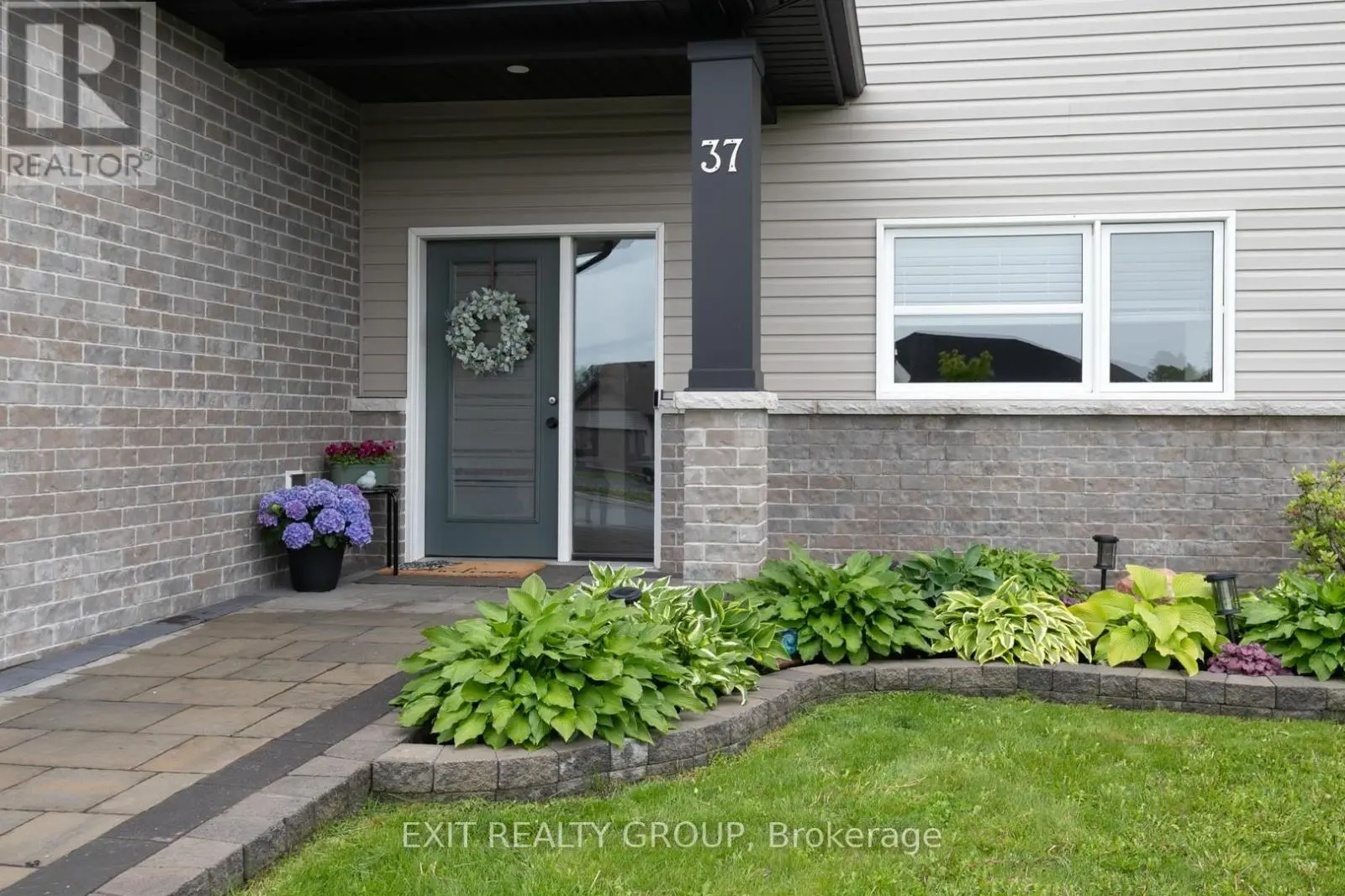 37 Caleb Crescent, Quinte West, Ontario  K0K 2C0 - Photo 1 - X12174201