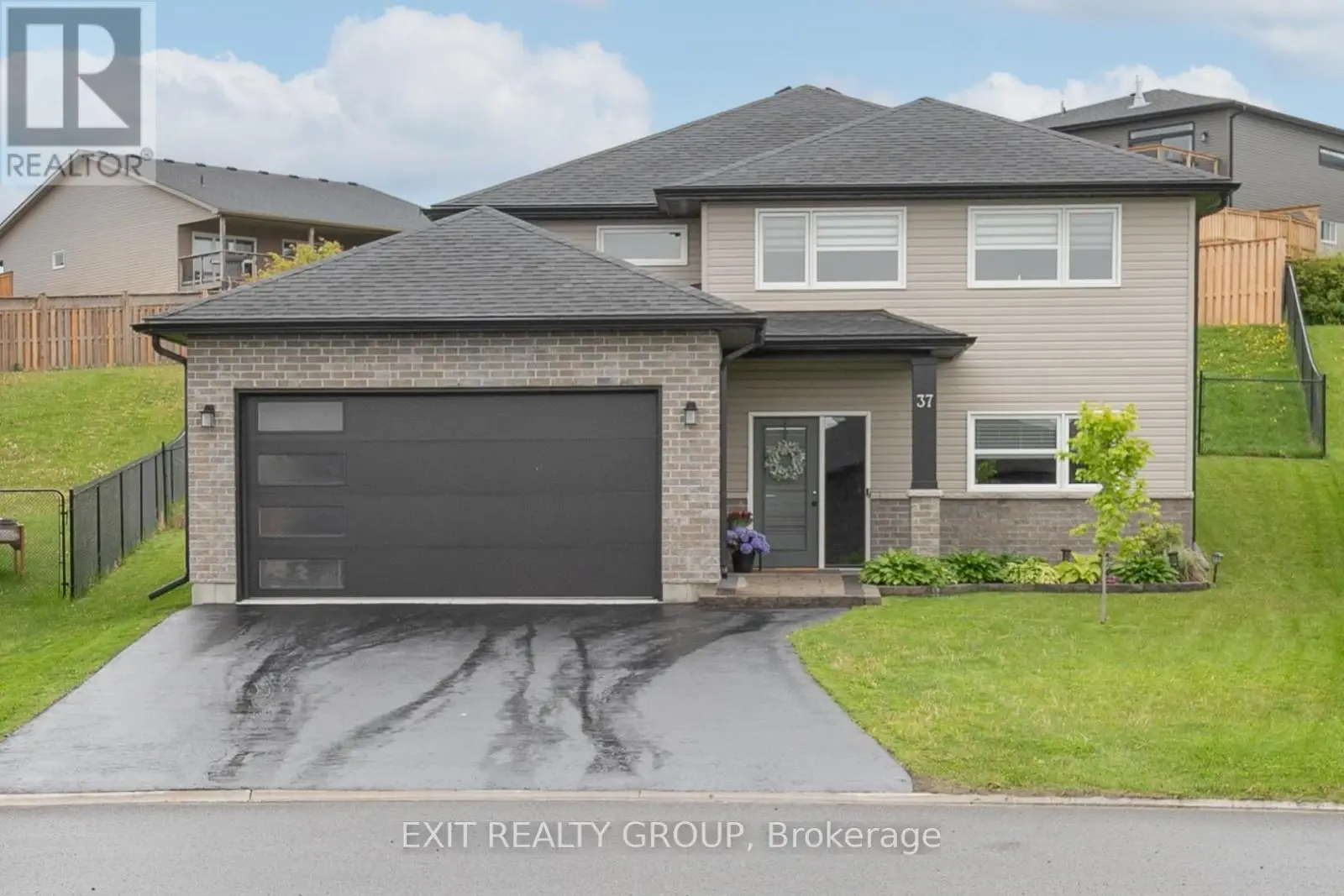 37 Caleb Crescent, Quinte West, Ontario  K0K 2C0 - Photo 2 - X12174201