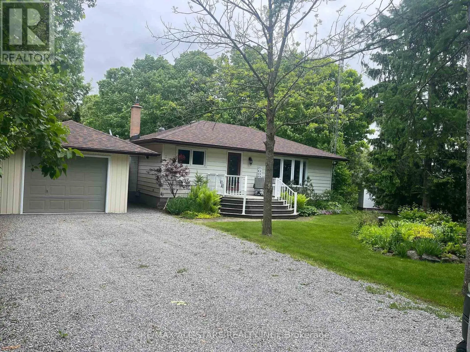 690 Post Road, Kawartha Lakes, Ontario  K0L 2X0 - Photo 2 - X12107175