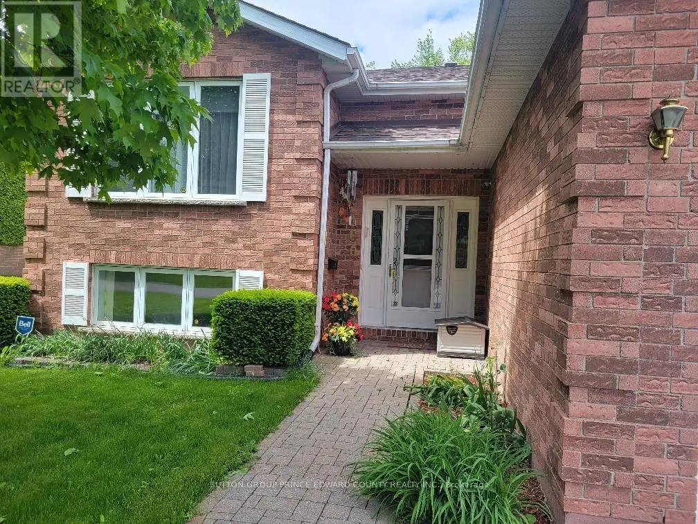 100 Selena Avenue, Belleville, Ontario  K8P 4C4 - Photo 2 - X12188104