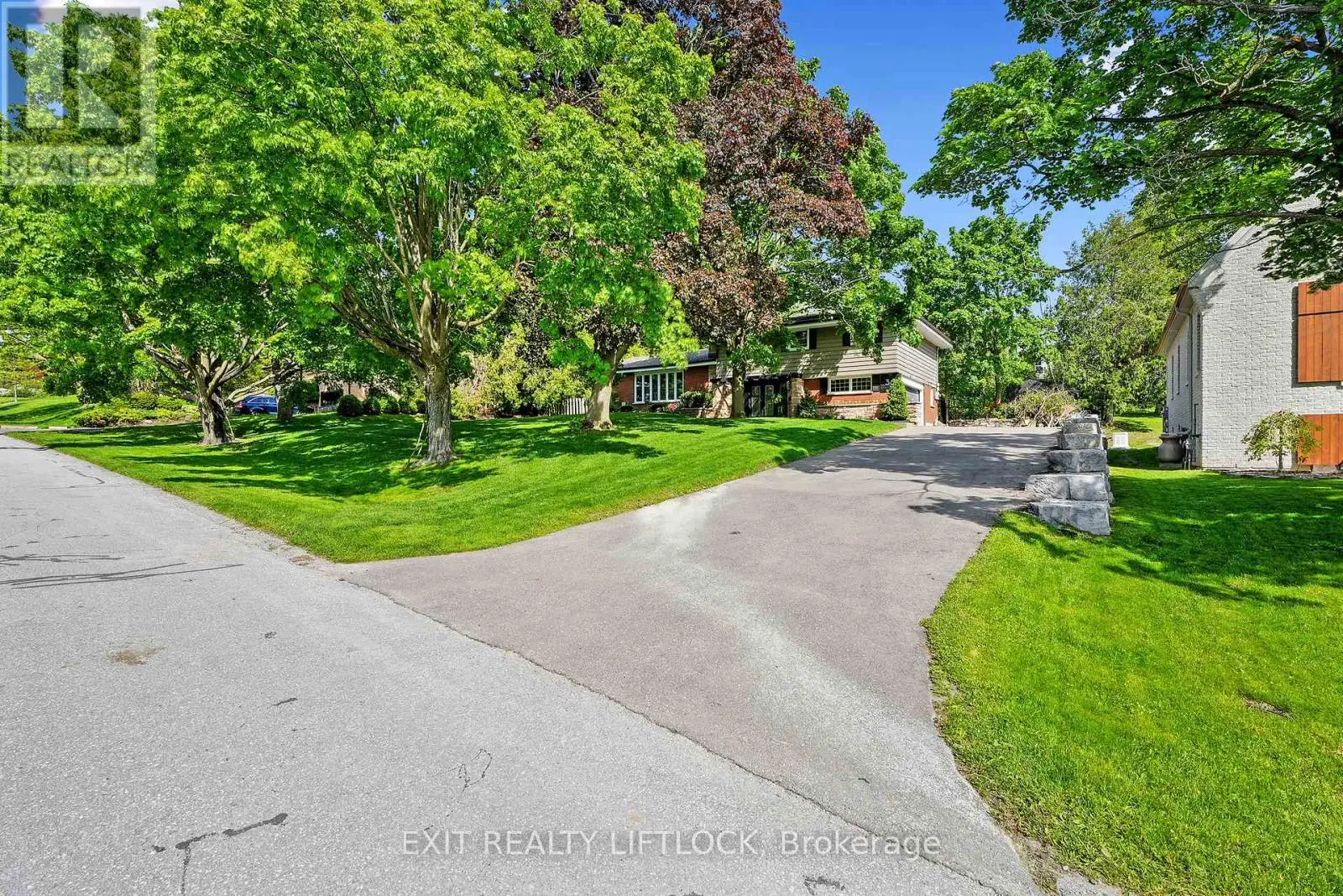 36 Weller Crescent, Peterborough West, Ontario  K9J 6J5 - Photo 3 - X12188261