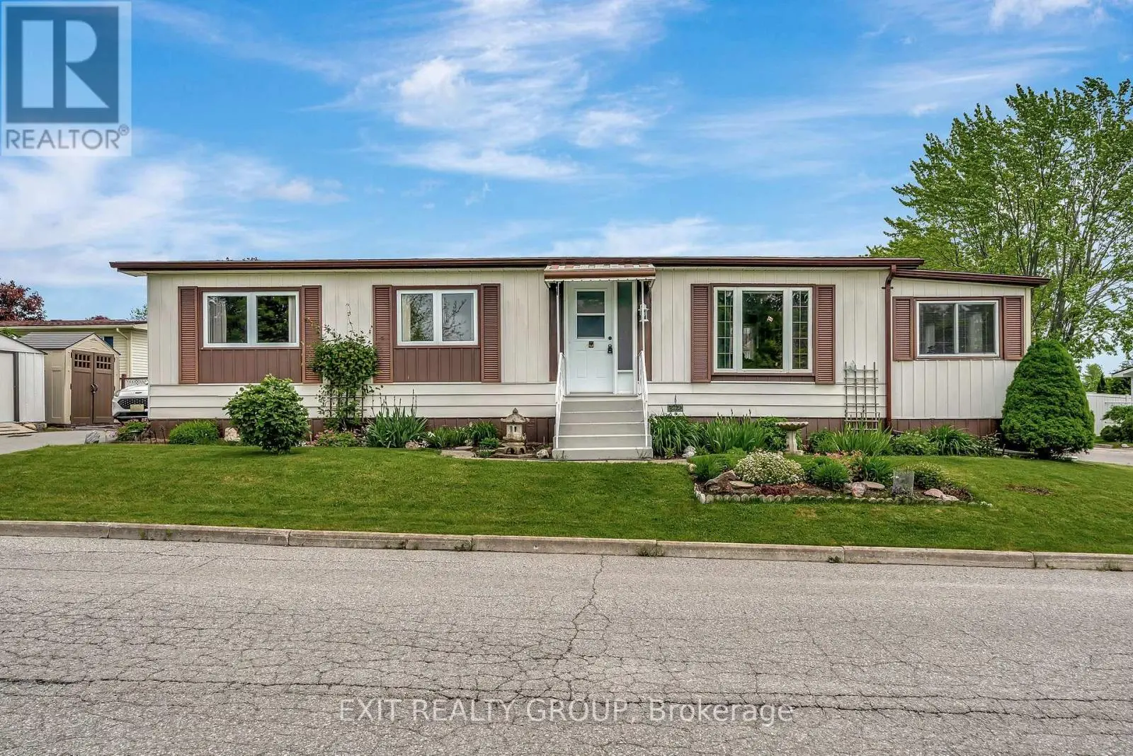 16 Bluejay Lane, Quinte West, Ontario  K8N 4Z3 - Photo 1 - X12185508