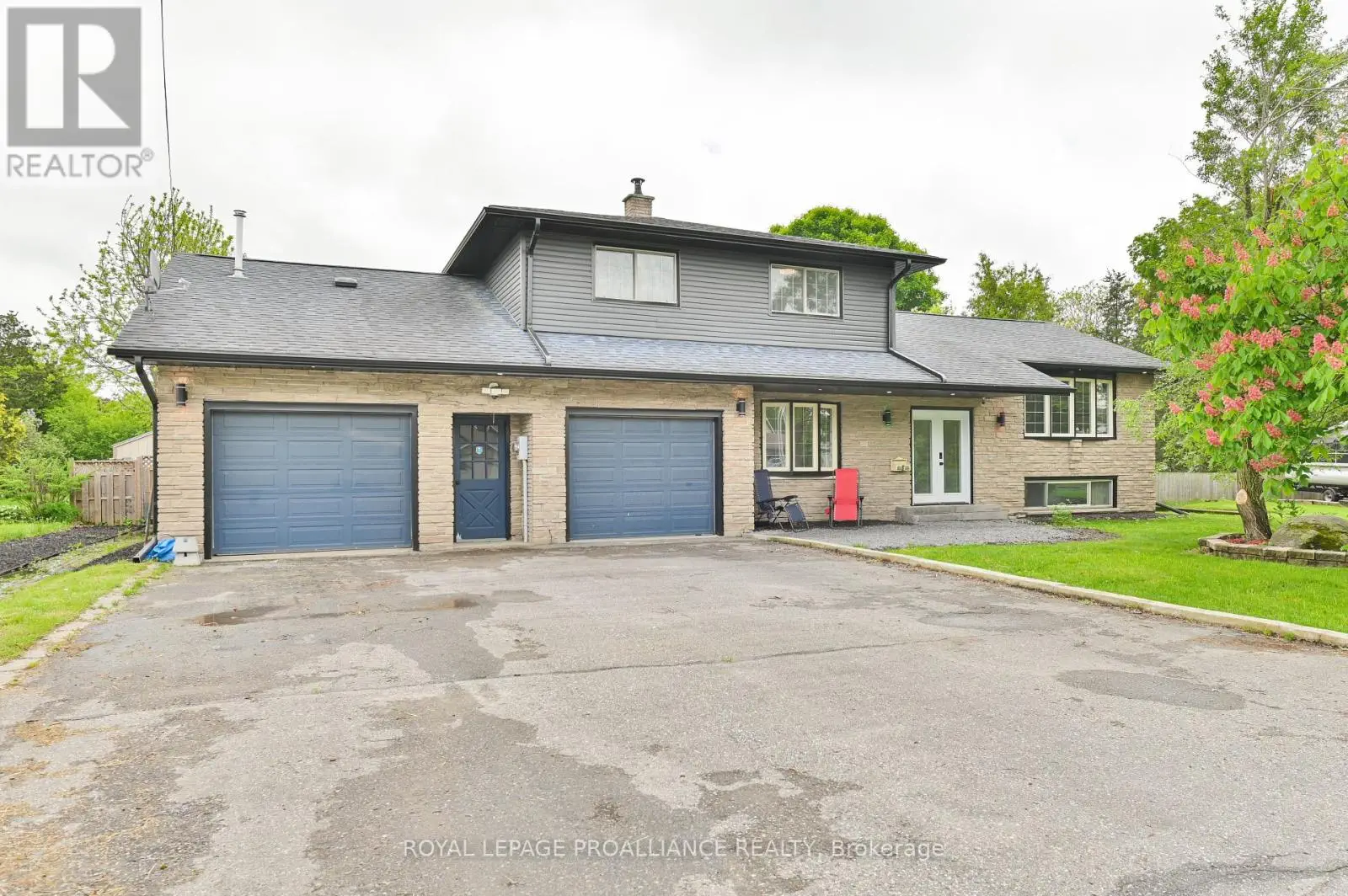 22 Wickens Street, Quinte West, Ontario  K8V 0B3 - Photo 1 - X12188931