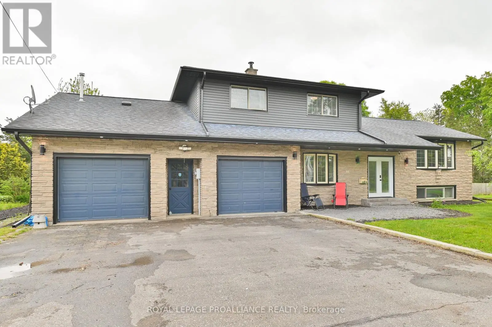 22 Wickens Street, Quinte West, Ontario  K8V 0B3 - Photo 3 - X12188931