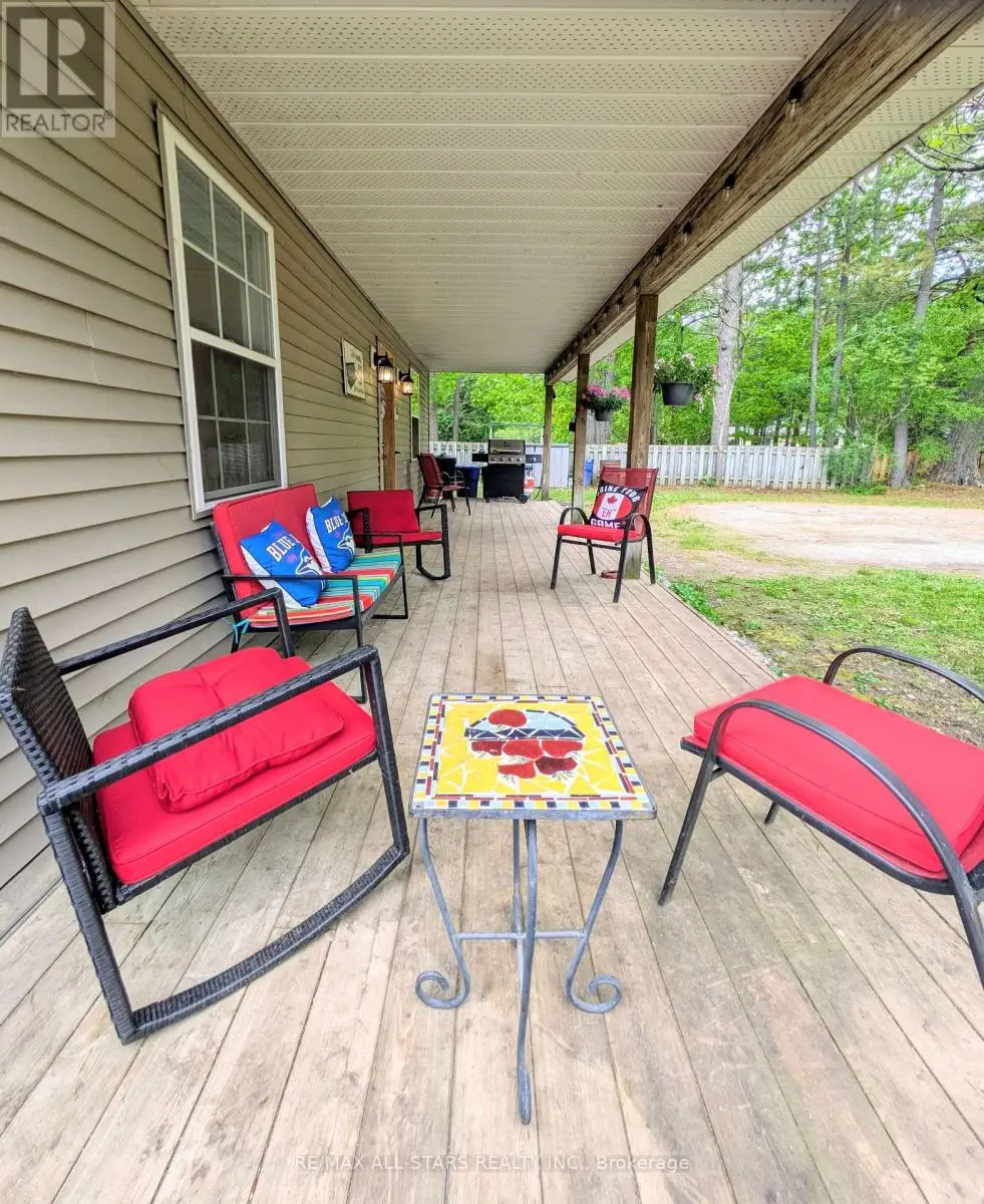 2 Oakwood Drive, Kawartha Lakes, Ontario  K0M 1N0 - Photo 3 - X12189038