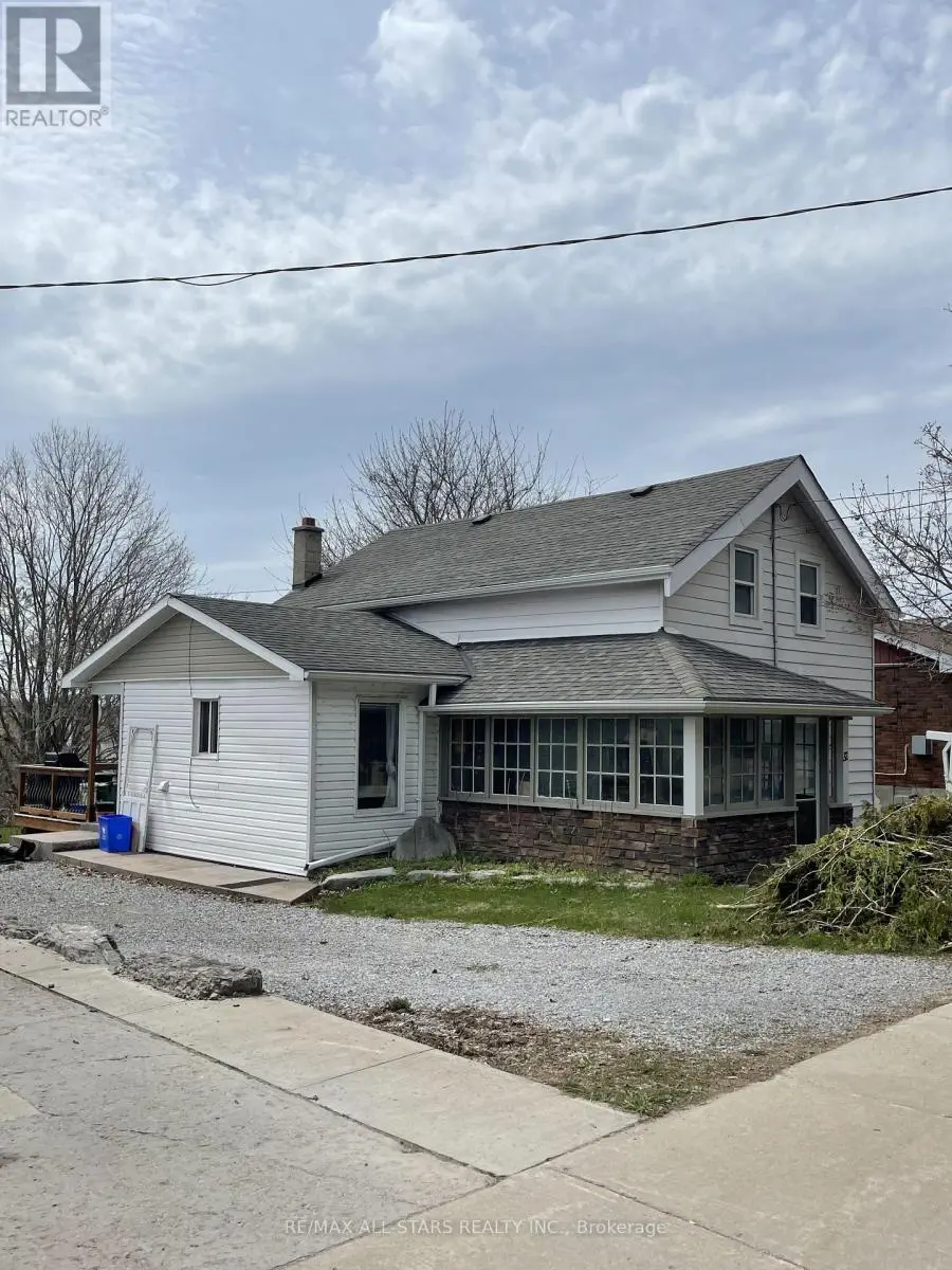 32 Bond Street E, Kawartha Lakes, Ontario  K0M 1N0 - Photo 2 - X12016599