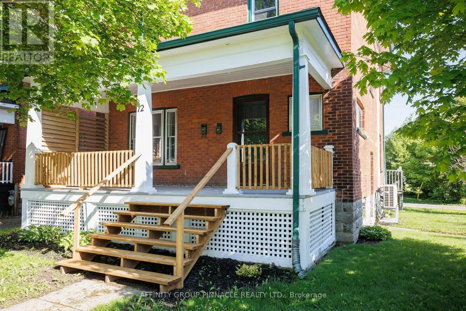 72 Melbourne Street W, Kawartha Lakes, Ontario  K9V 2T3 - Photo 1 - X12189646