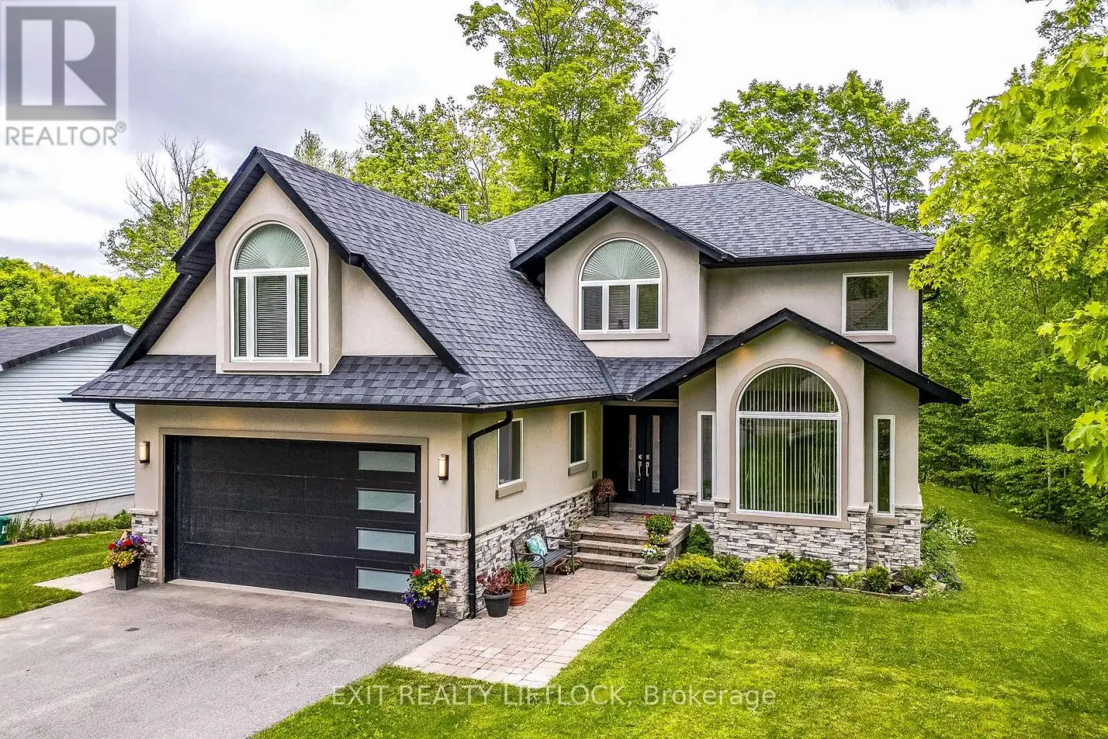 77 Polish Avenue, Penetanguishene, Ontario  L9M 1W8 - Photo 2 - S12189931