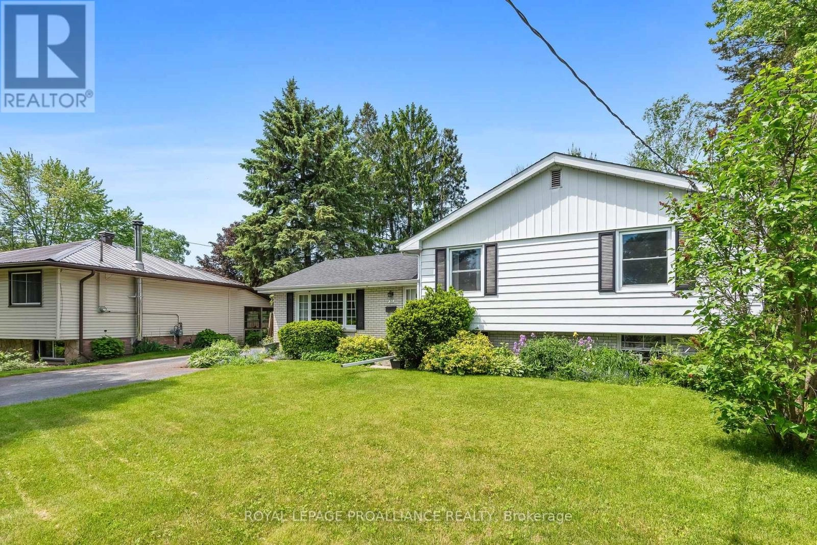 36 Applewood Drive, Belleville, Ontario  K8P 4E2 - Photo 3 - X12189935