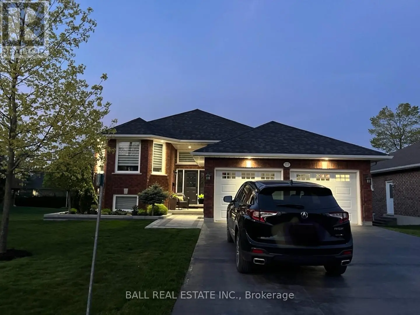 313 Woodward Avenue, Peterborough North, Ontario  K9L 1K2 - Photo 3 - X12147912