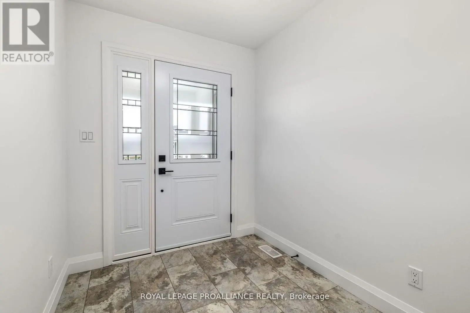 72 Stirling Crescent, Prince Edward County, Ontario  K0K 2T0 - Photo 2 - X12189612