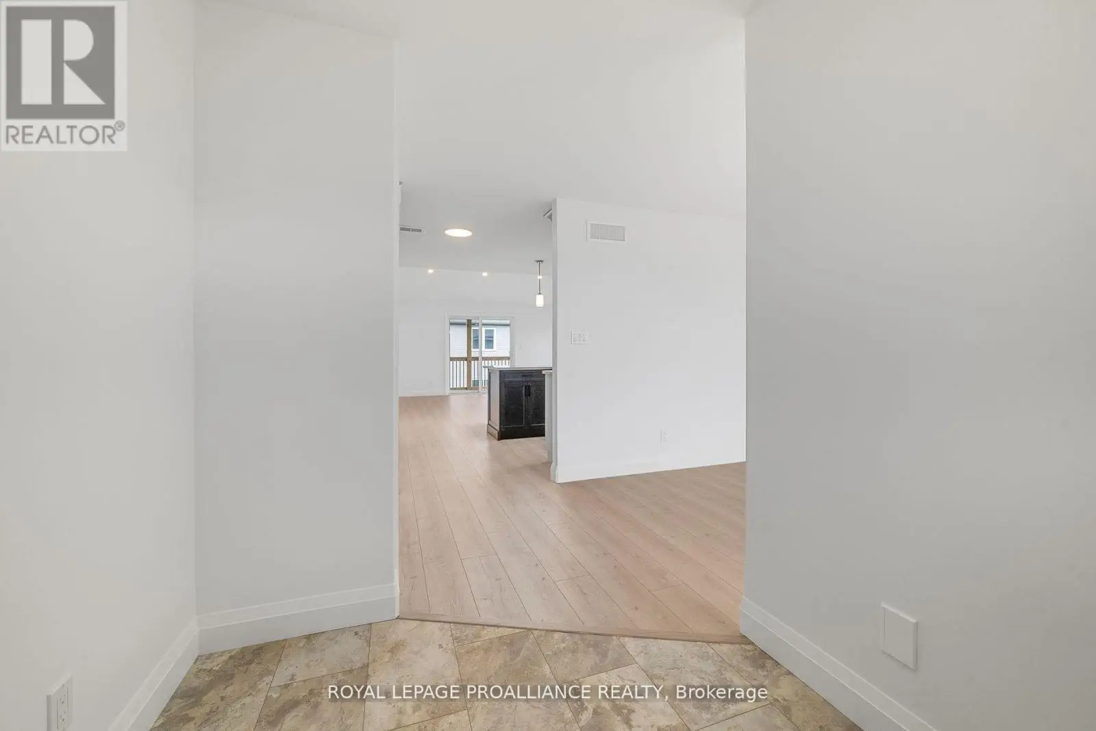 72 Stirling Crescent, Prince Edward County, Ontario  K0K 2T0 - Photo 3 - X12189612