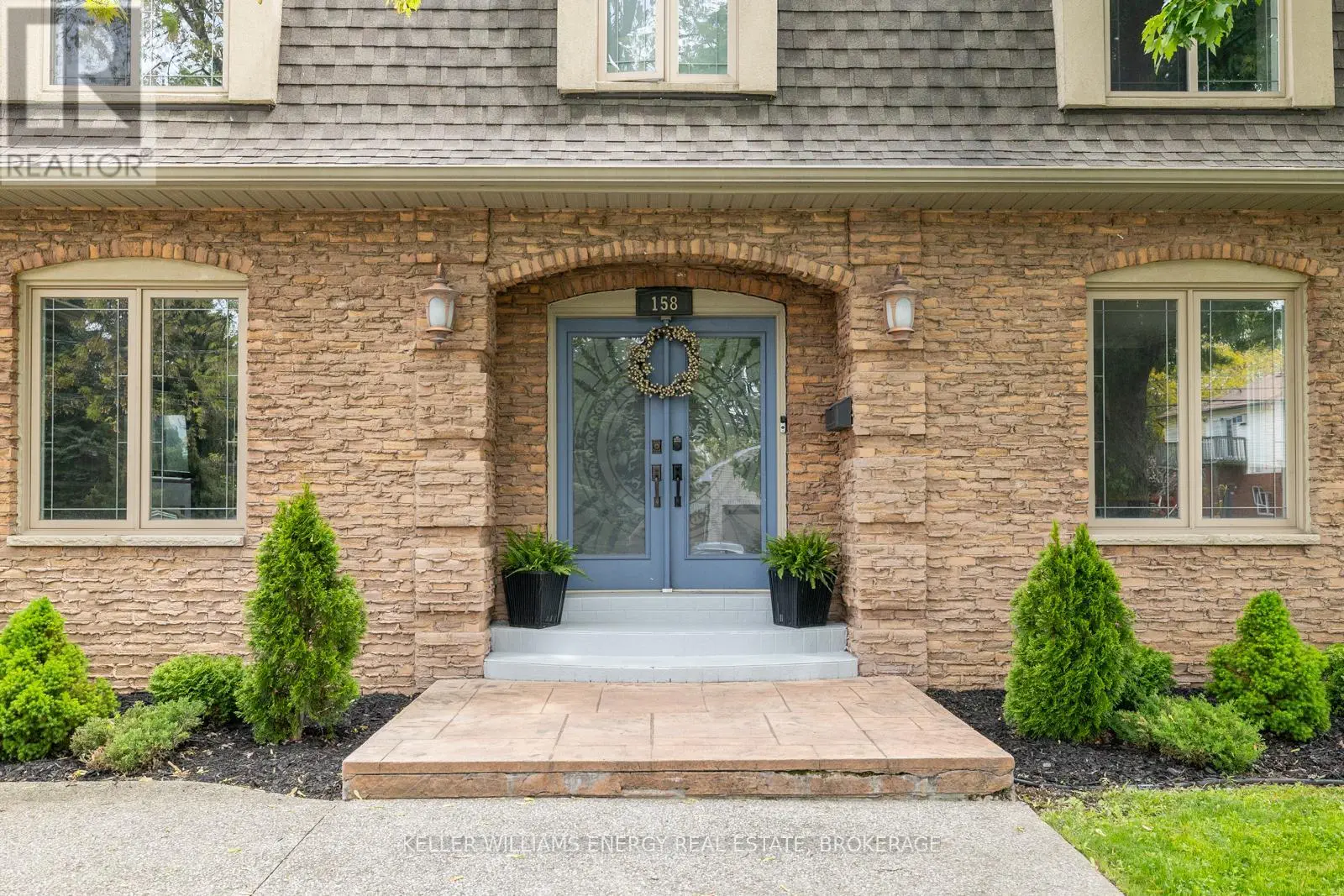 158 Chester Avenue, Hamilton, Ontario  L9C 2X1 - Photo 3 - X12191156