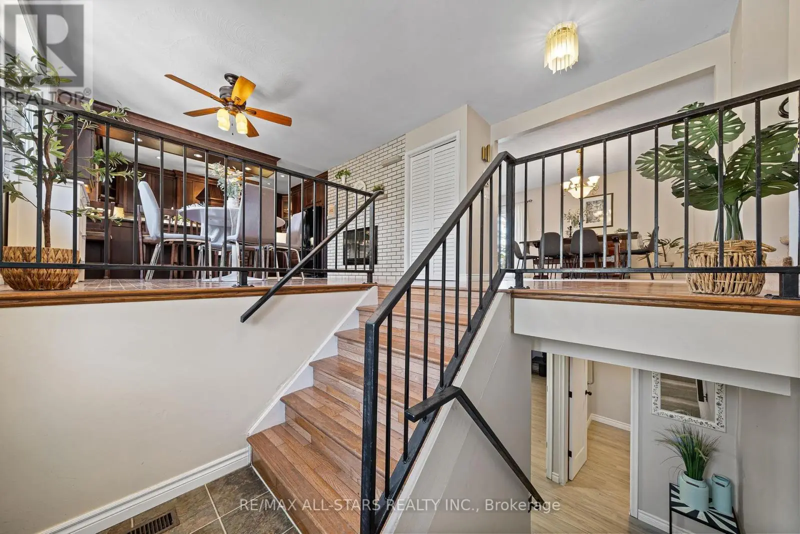 137 Anderson Drive, Kawartha Lakes, Ontario  K0M 1G0 - Photo 2 - X12191463