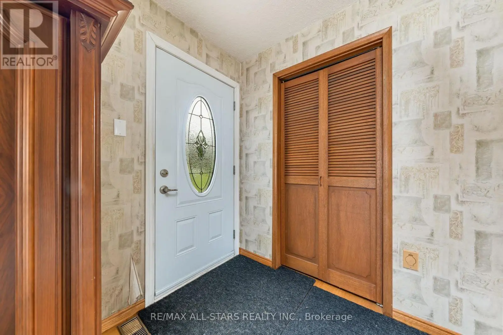 39 Newman Road, Kawartha Lakes, Ontario  K0M 2C0 - Photo 3 - X12191485