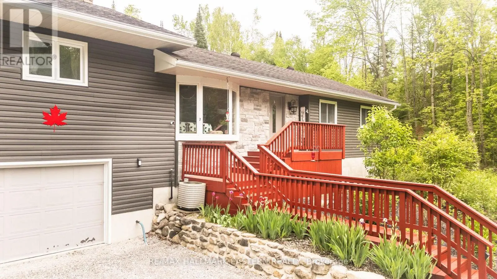 7 Juniper Isle Road, Kawartha Lakes, Ontario  K0M 1N0 - Photo 2 - X12192049
