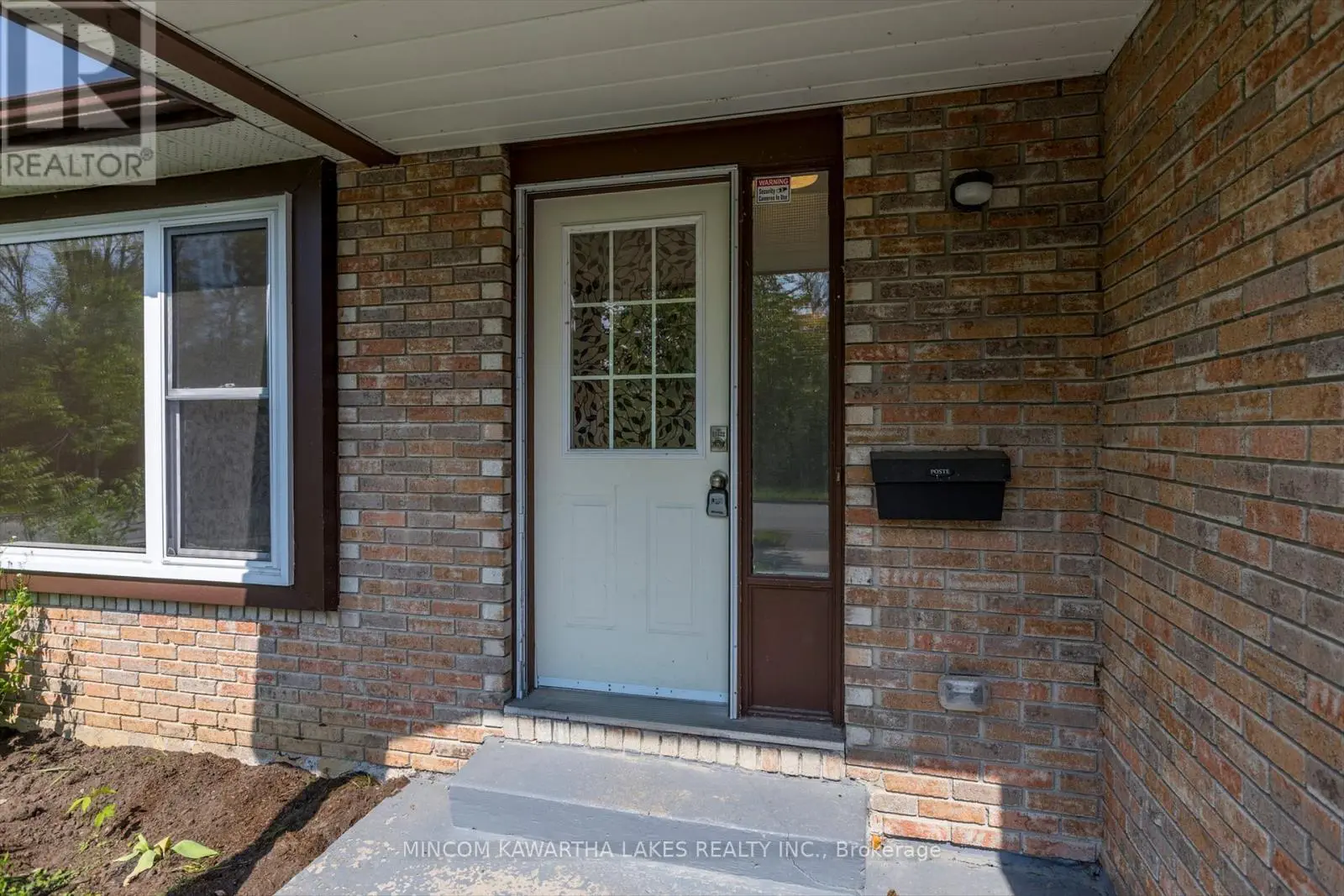 899 Ashdale Crescent W, Peterborough East, Ontario  K9H 7H6 - Photo 3 - X12192231