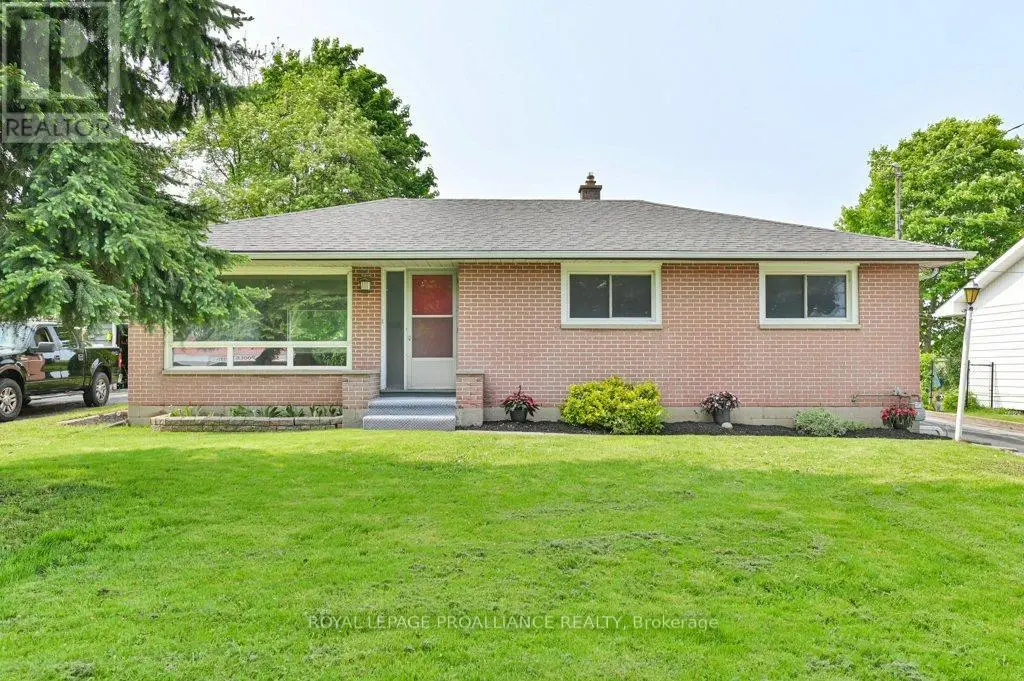 13234 Loyalist Parkway, Prince Edward County, Ontario  K0K 2T0 - Photo 2 - X12192341