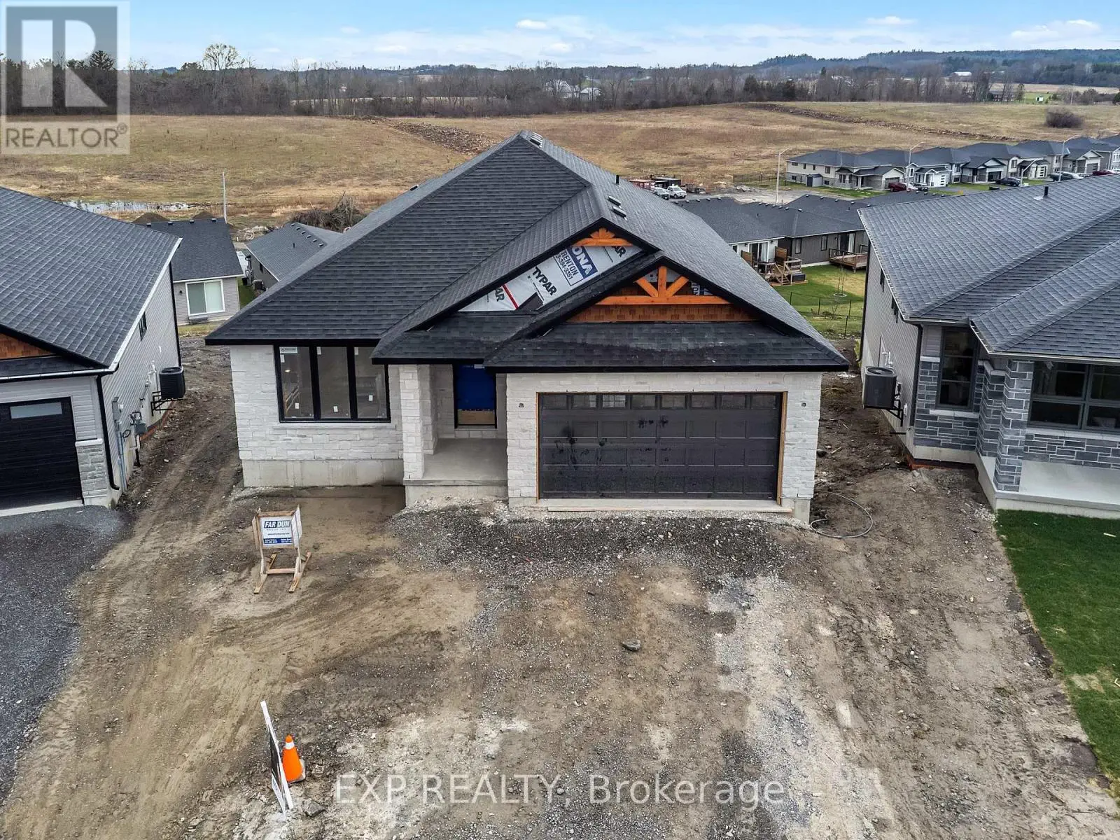 38 Meagan Lane, Quinte West, Ontario  K0K 2C0 - Photo 3 - X12110675