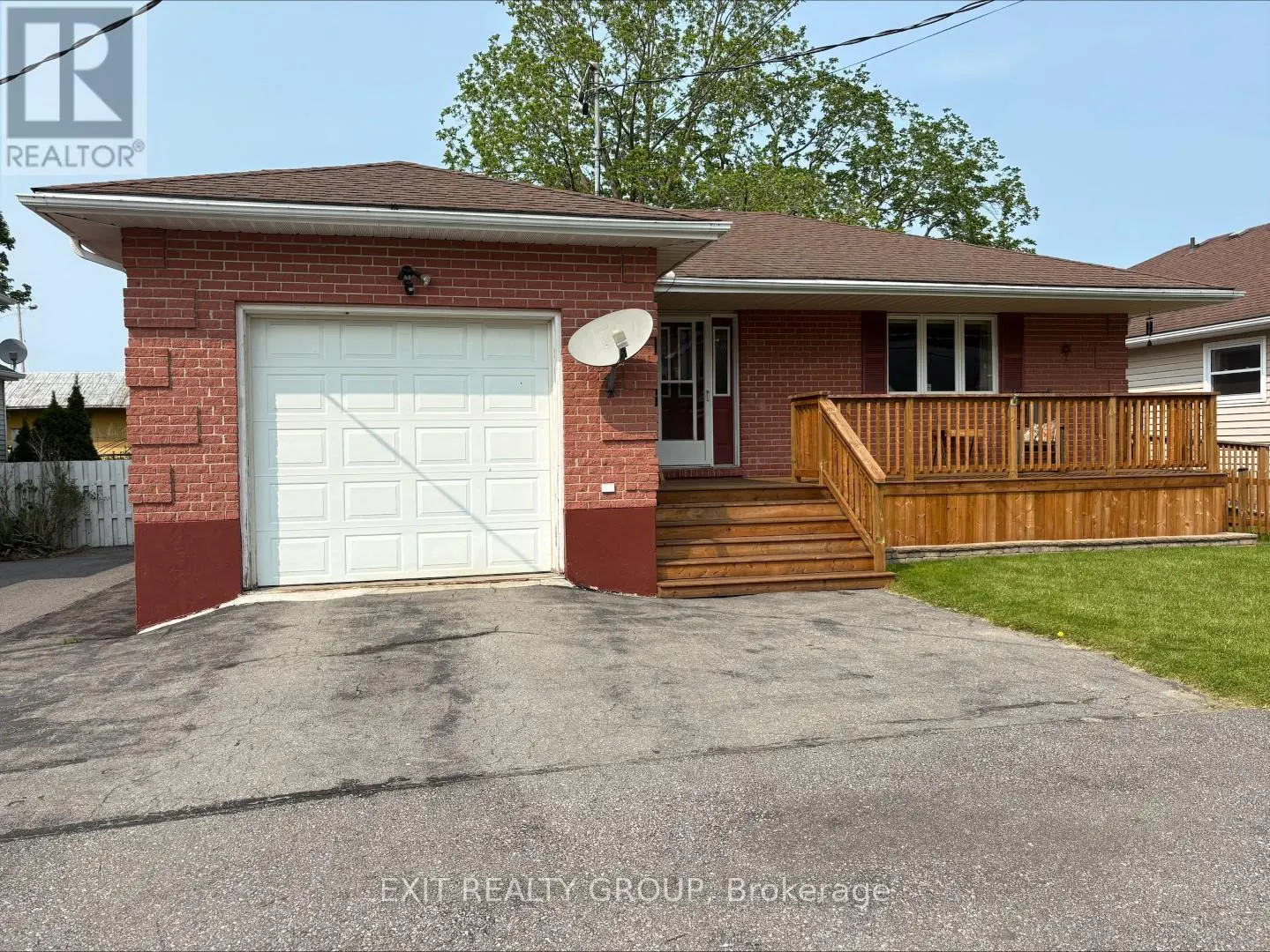 16 Maple Avenue, Prince Edward County, Ontario  K0K 2T0 - Photo 3 - X12073112