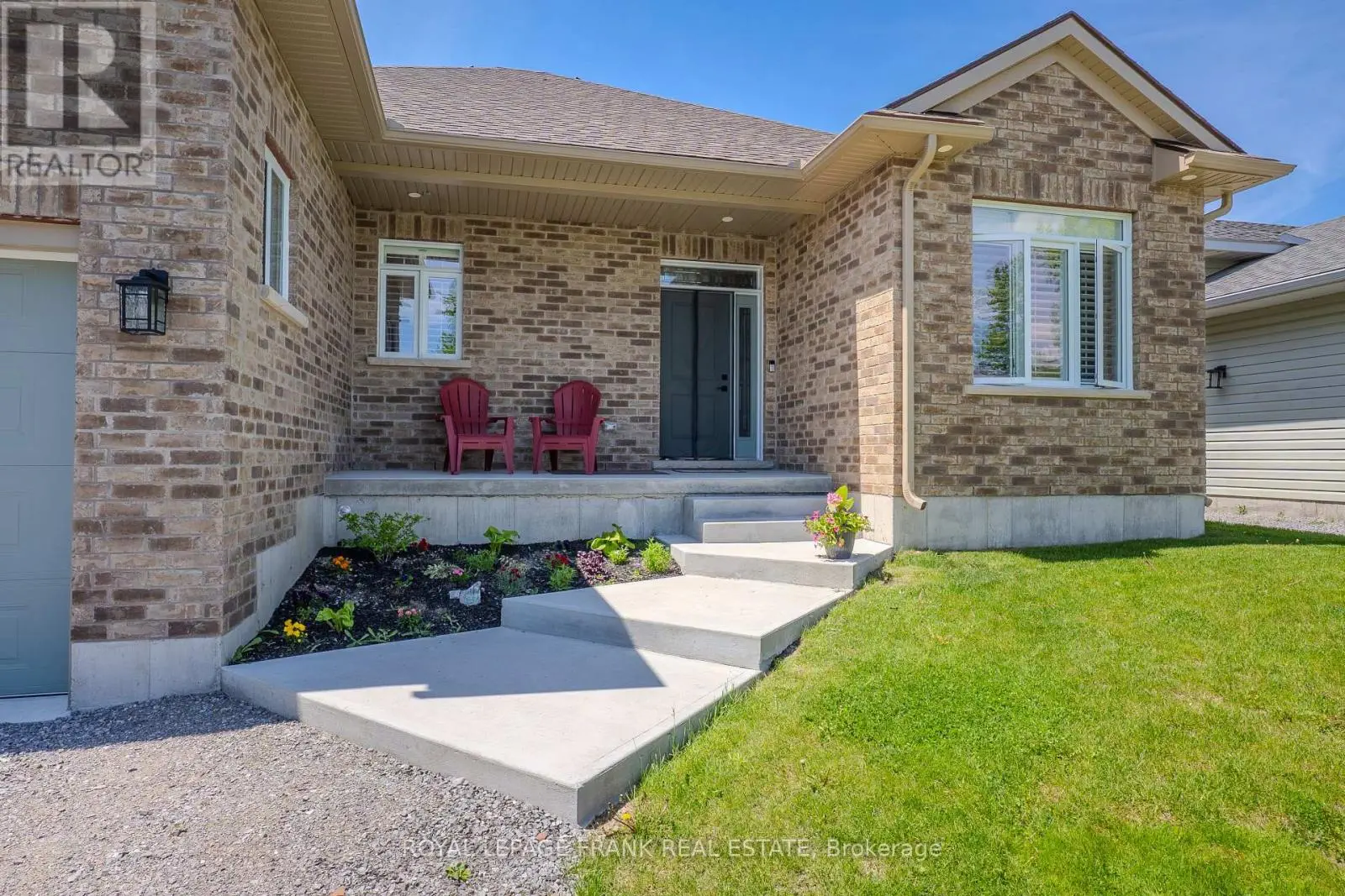 44 Birch Crescent, Kawartha Lakes, Ontario  K0M 1A0 - Photo 2 - X12192797