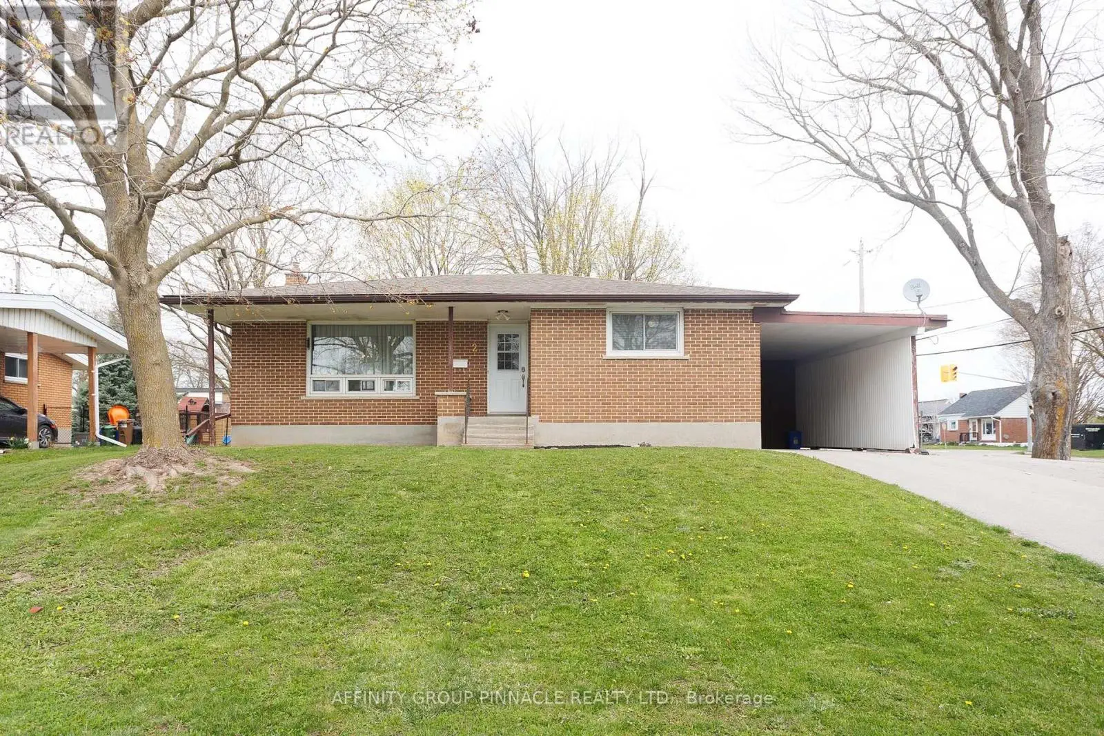 2 Maple Crescent, Kawartha Lakes, Ontario  K9V 2R7 - Photo 1 - X12192907