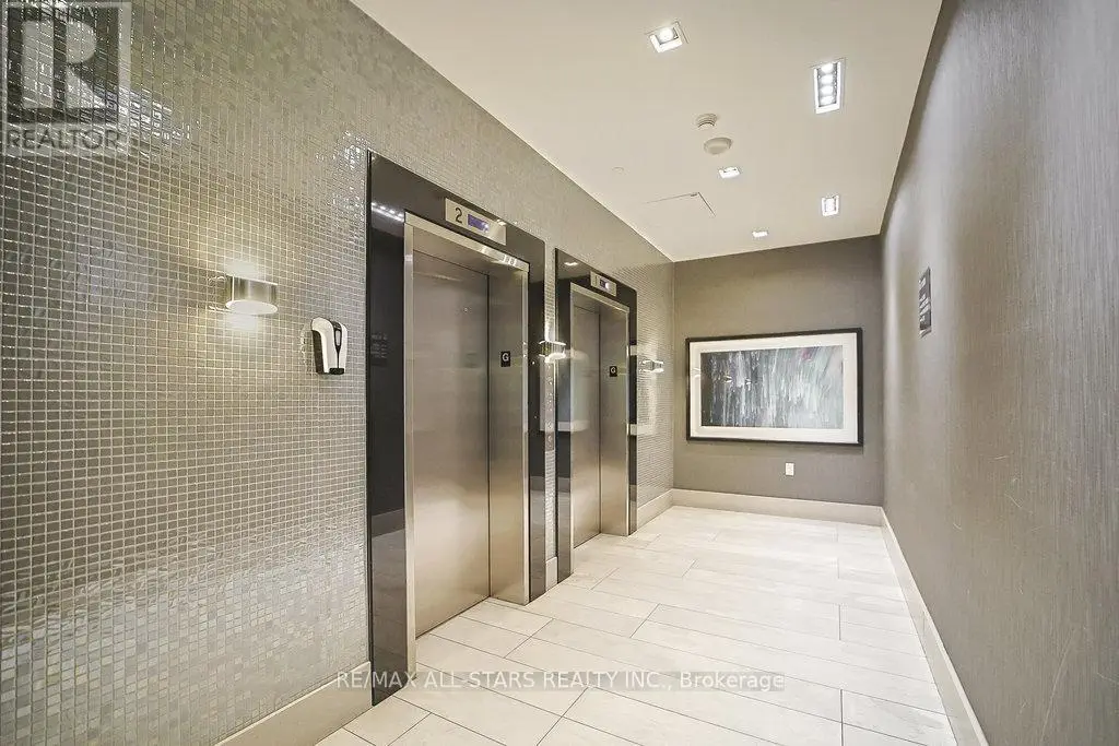 1216 - 525 Adelaide Street W, Toronto, Ontario  M5V 0N7 - Photo 3 - C12193246