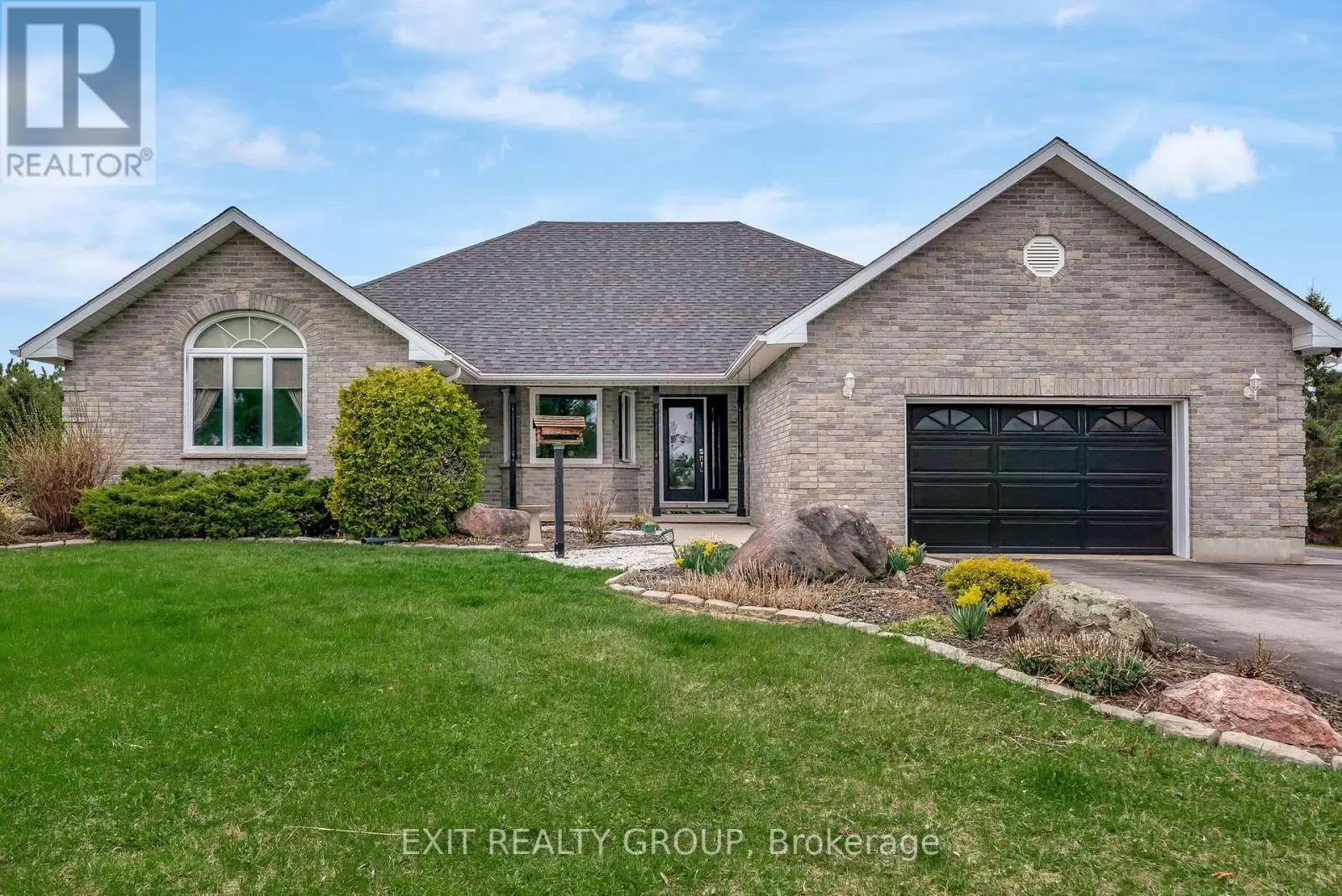 39 Woods Road, Madoc, Ontario  K0K 2K0 - Photo 1 - X12193415