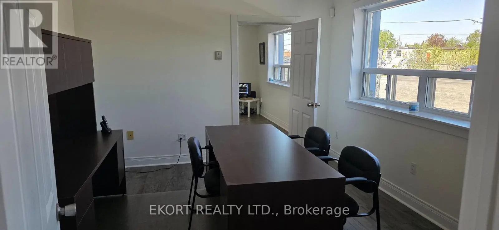 10 Fahey Street, Belleville, Ontario  K8P 3M5 - Photo 3 - X12193480