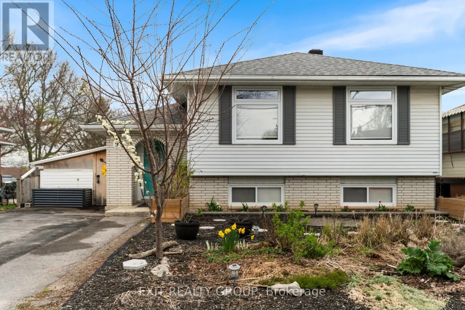 96 Maple Drive, Belleville, Ontario  K8P 2R2 - Photo 1 - X12194412