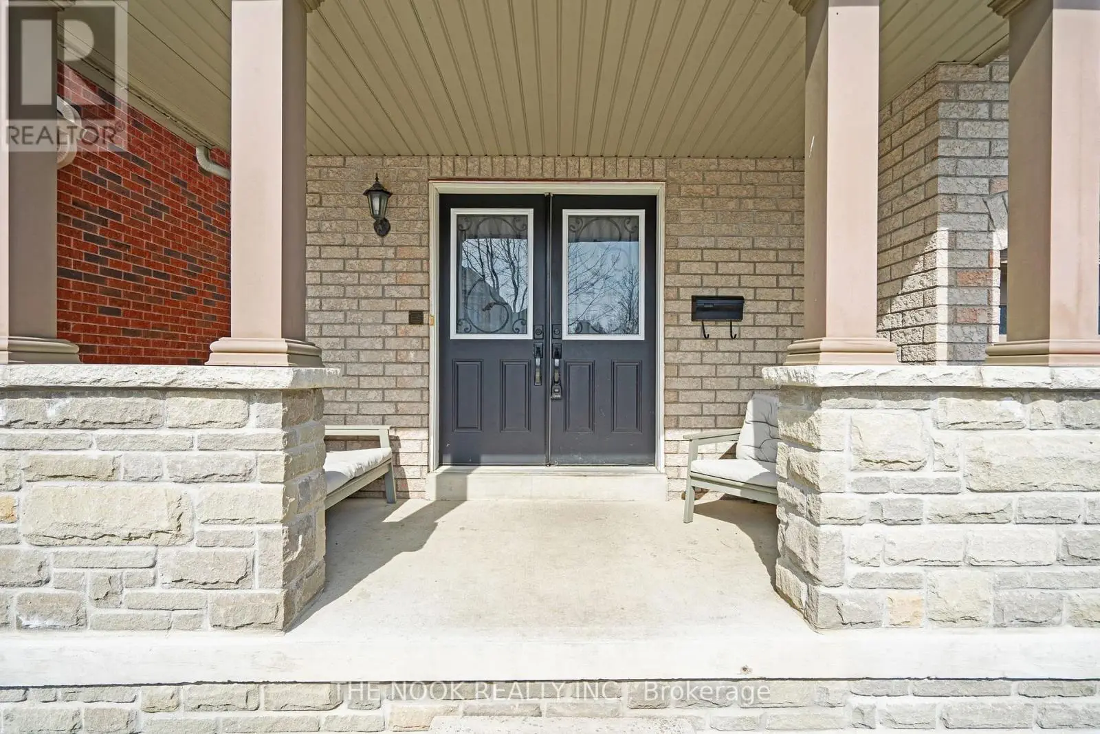 586 Fairglen Avenue, Oshawa, Ontario  L1J 0A3 - Photo 3 - E12194672