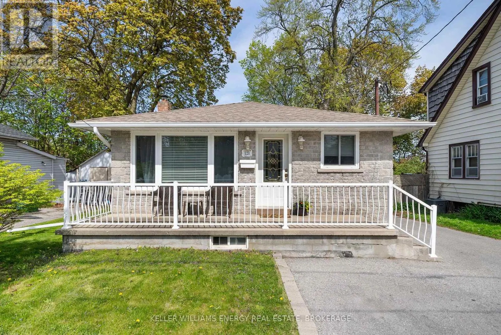 121 Harmony Road S, Oshawa, Ontario  L1H 6T4 - Photo 1 - E12195135