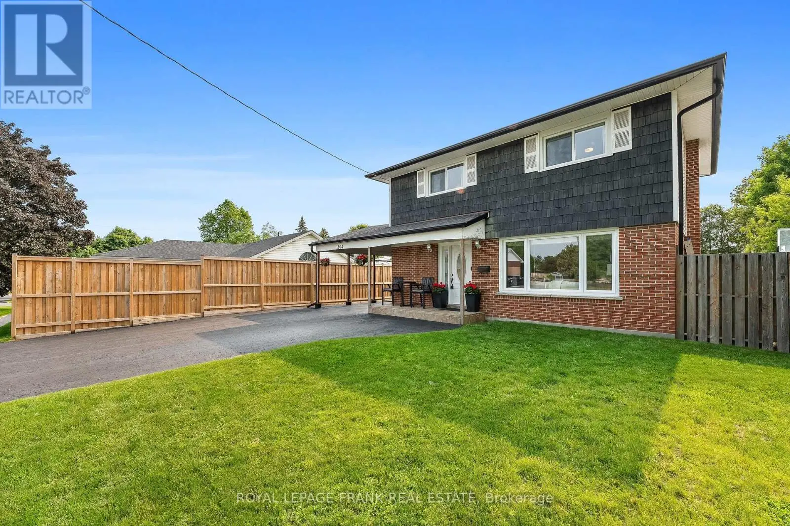 904 Somerville Street, Oshawa, Ontario  L1G 4J7 - Photo 3 - E12195493