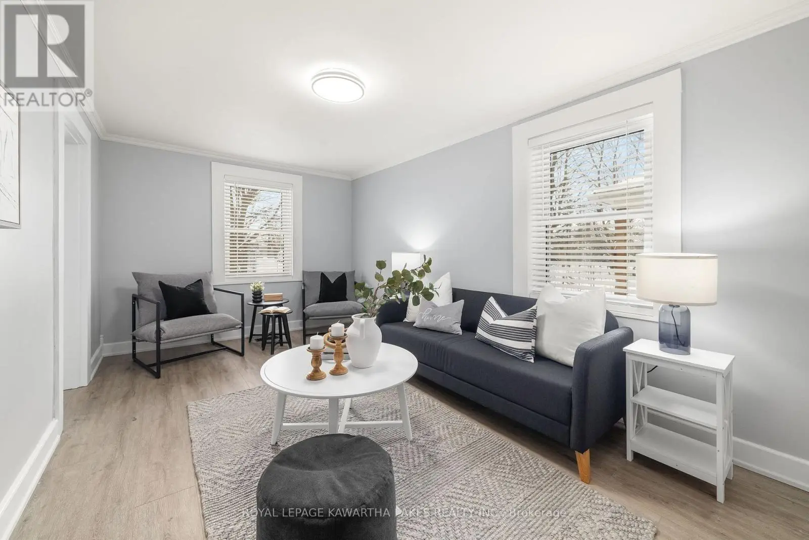 18 Bond Street W, Kawartha Lakes, Ontario  K9V 3P6 - Photo 1 - X12194712