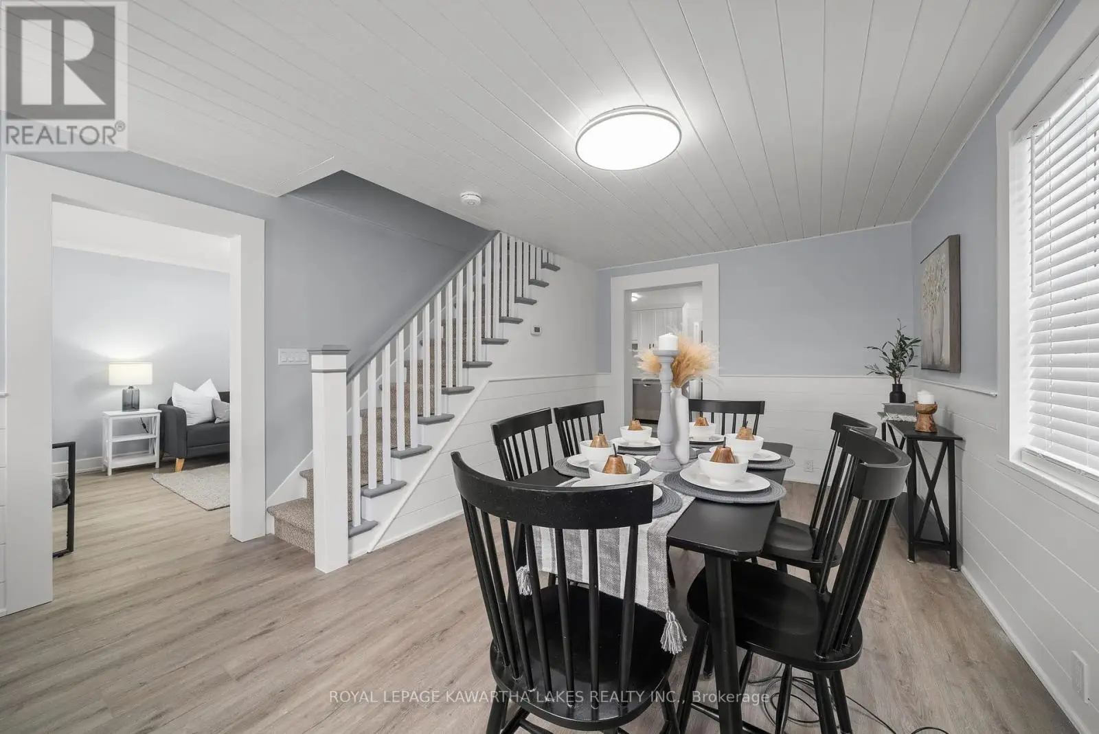18 Bond Street W, Kawartha Lakes, Ontario  K9V 3P6 - Photo 3 - X12194712