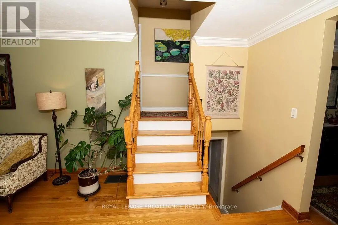 68 Edgehill Road, Belleville, Ontario  K8N 2L1 - Photo 3 - X12195383