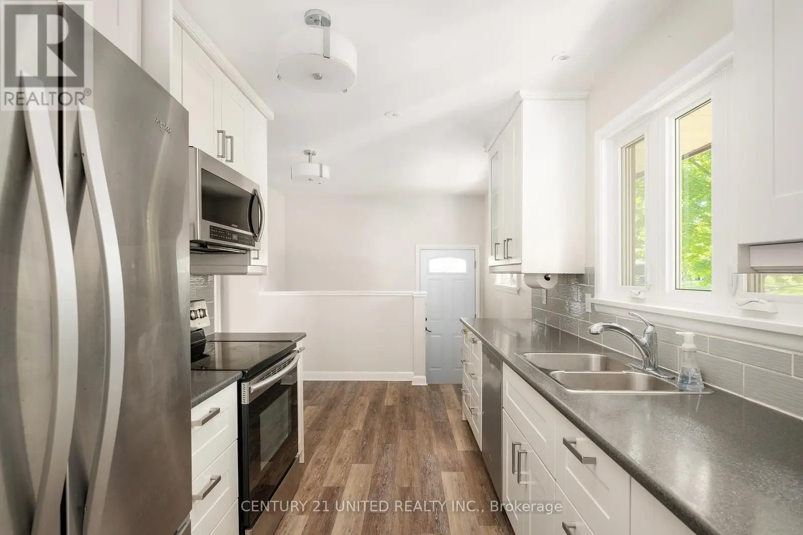 85 Earlwood Drive, Peterborough West, Ontario  K9J 6B5 - Photo 3 - X12195508
