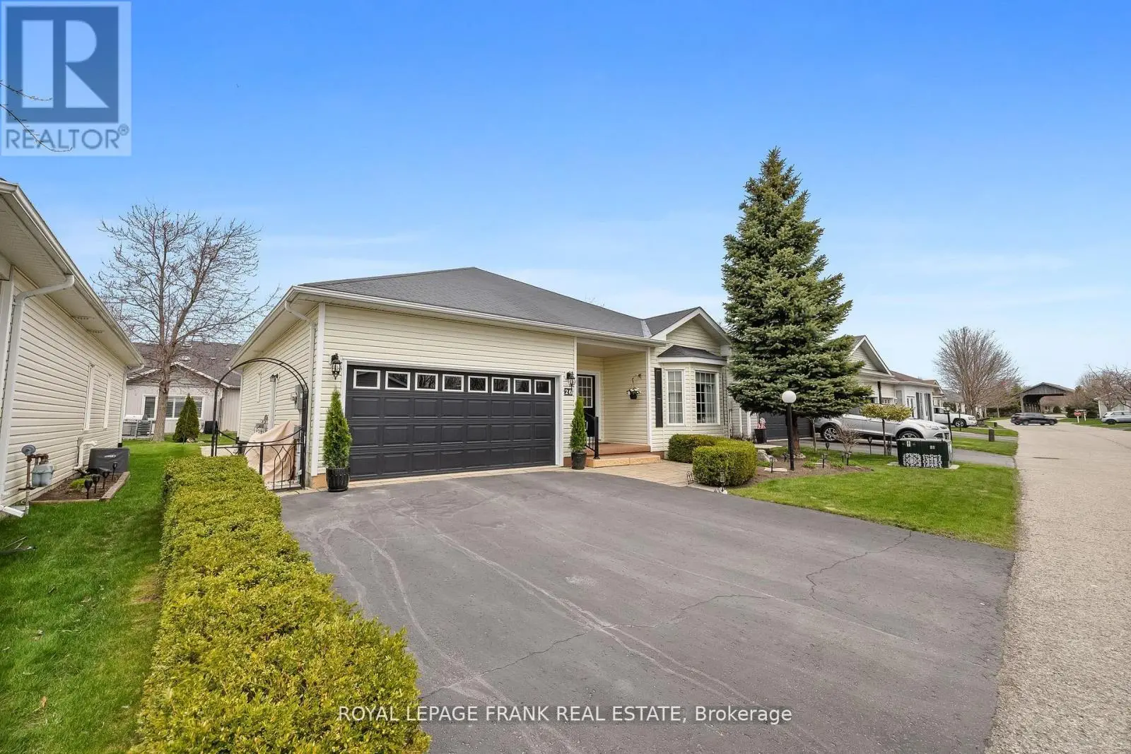 26 Kissingbridge Lane, Clarington, Ontario  L1B 0B2 - Photo 2 - E12195741