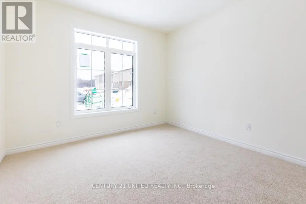 67 Hillcroft Way, Kawartha Lakes, Ontario  K0M 1A0 - Photo 3 - X12195792