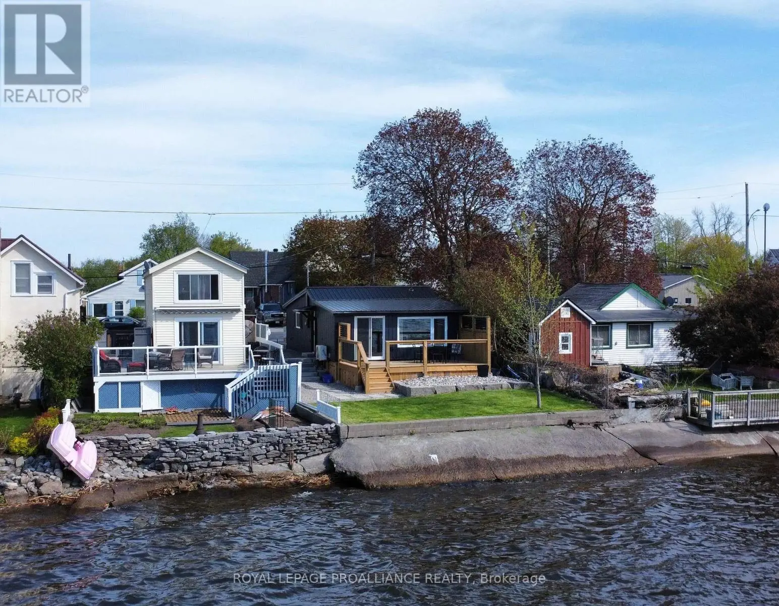 80 Ridley Street, Prince Edward County, Ontario  K8N 4Z1 - Photo 1 - X12001848