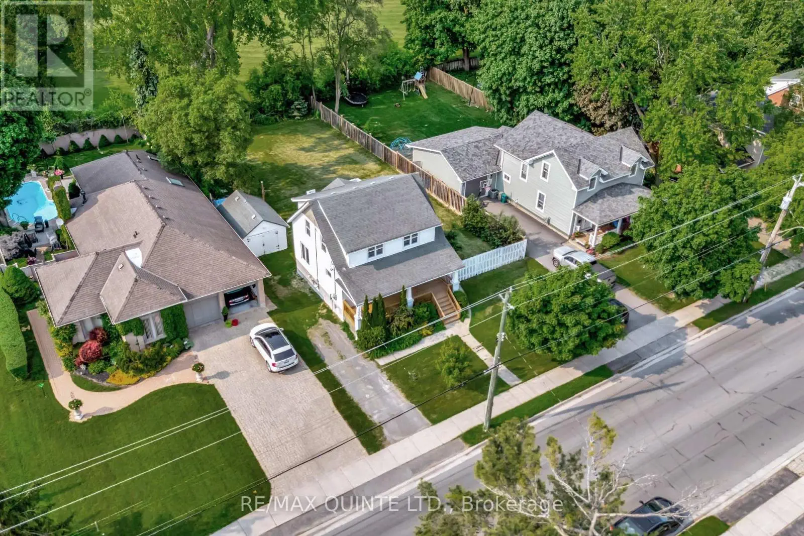 264 Victoria Avenue, Belleville, Ontario  K8N 2C6 - Photo 3 - X12180946