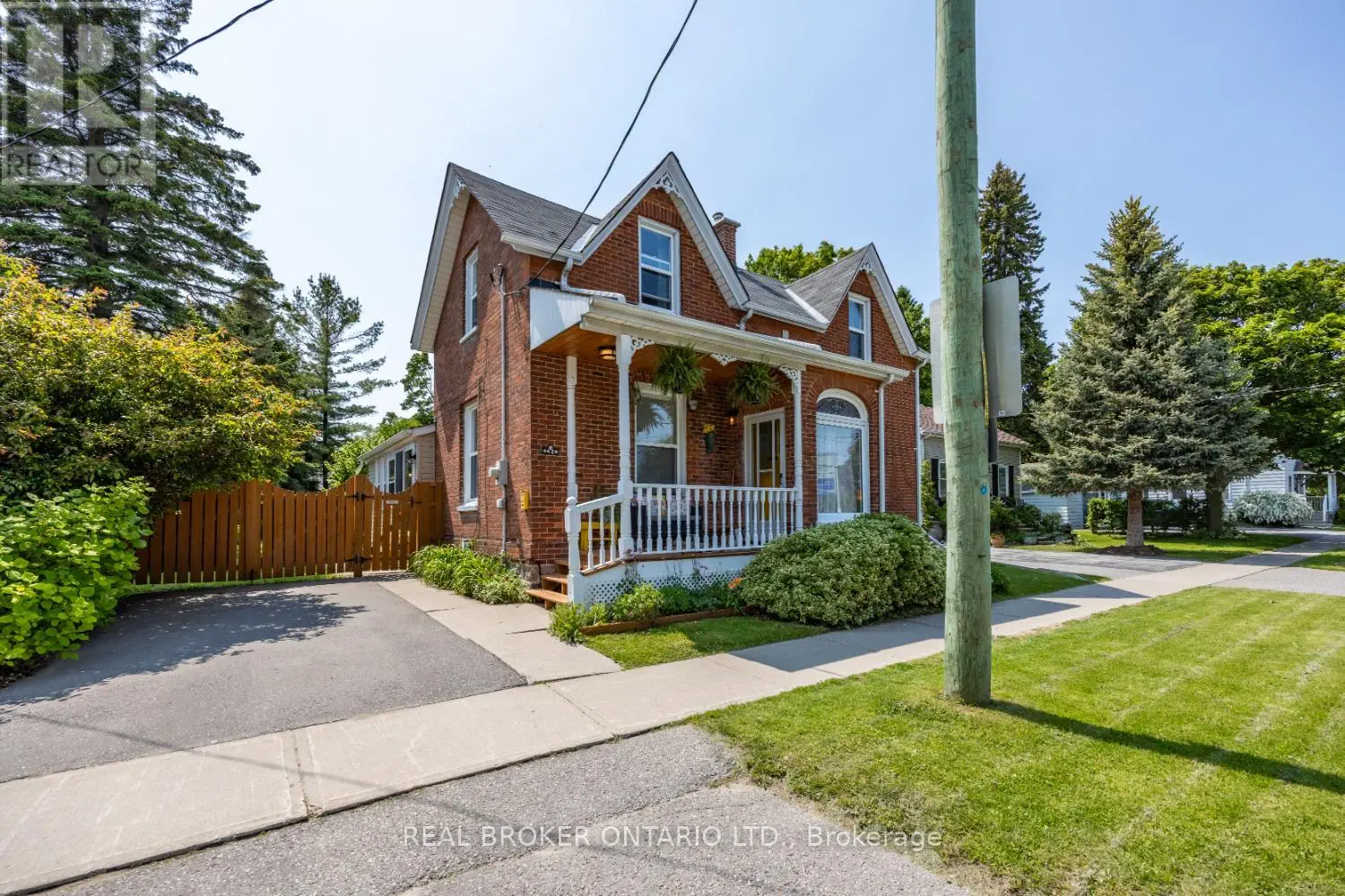 42 Liberty Street N, Clarington, Ontario  L1C 2L7 - Photo 1 - E12196199