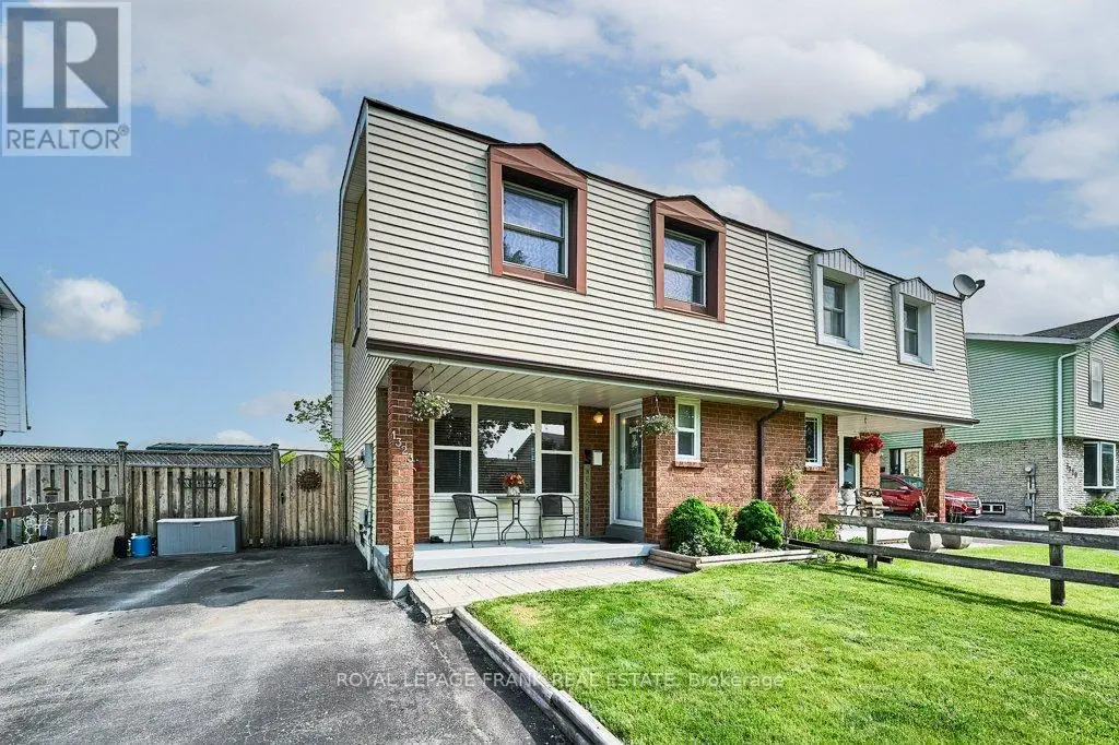 1323 Fenelon Crescent, Oshawa, Ontario  L1J 6G2 - Photo 1 - E12196709