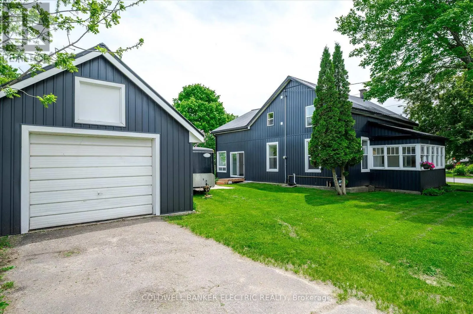 65 Queen Street, Asphodel-Norwood, Ontario  K0L 2V0 - Photo 1 - X12196858