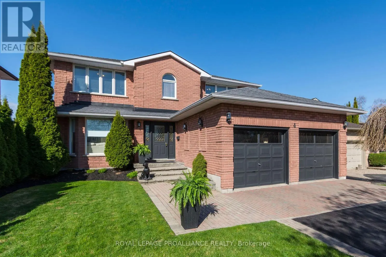 4 Queensboro Court, Belleville, Ontario  K8P 5E5 - Photo 1 - X12195430
