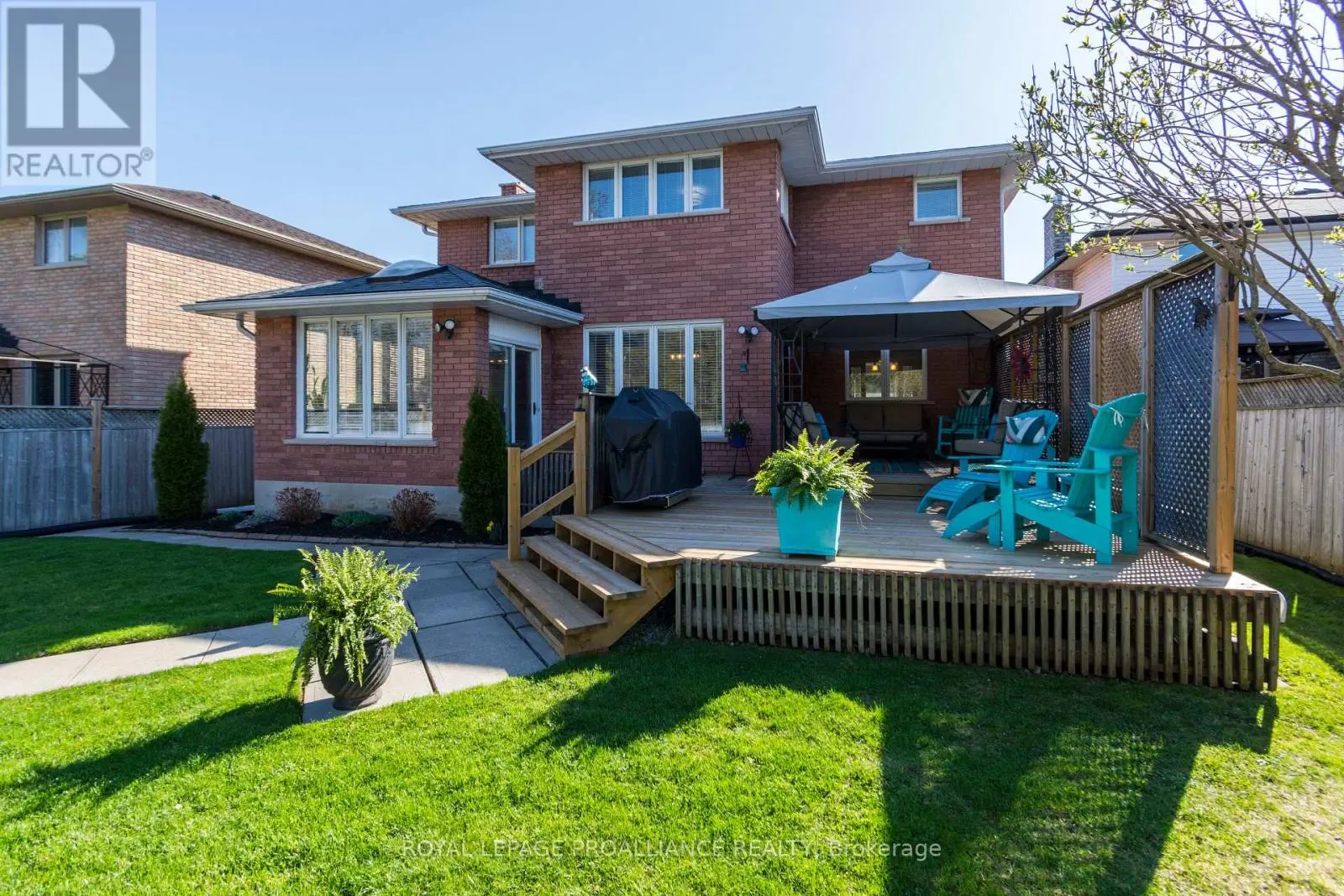4 Queensboro Court, Belleville, Ontario  K8P 5E5 - Photo 2 - X12195430