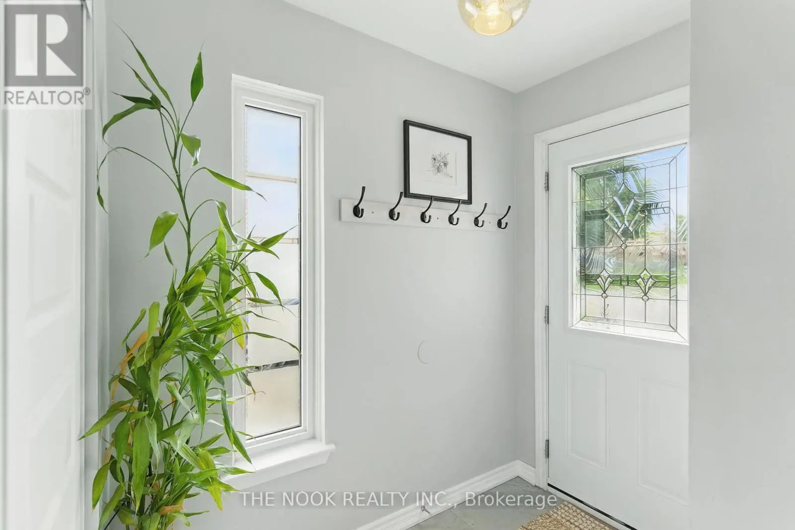 702 Hillcroft Street, Oshawa, Ontario  L1G 7H6 - Photo 2 - E12197411