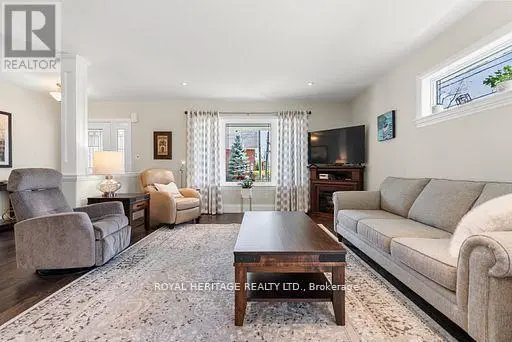 16 Regent Street, Kawartha Lakes, Ontario  K9V 3T7 - Photo 2 - X12197468