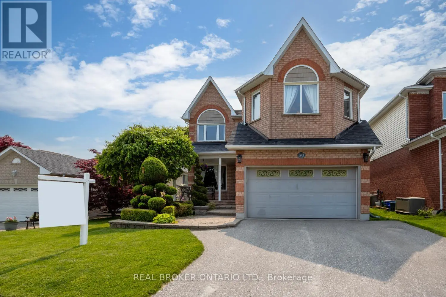 38 Apple Blossom Boulevard, Clarington, Ontario  L1C 4L9 - Photo 2 - E12197663