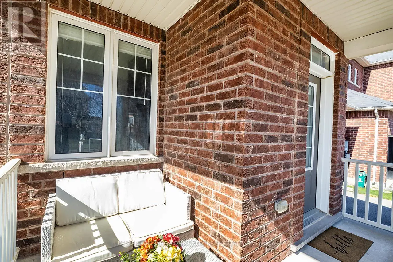79 Sumersford Drive, Clarington, Ontario  L1C 0P5 - Photo 2 - E12198342